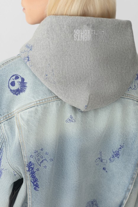 Товар синего цвета с внутренней стороны