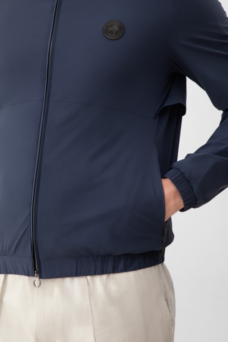 Товар синего цвета с внутренней стороны