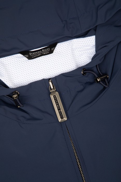 куртка  модель из коллекции explorer повседневного стиля с лицевой стороны