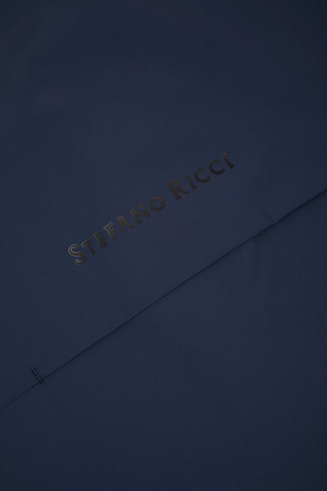 куртка  модель из коллекции explorer вид справа