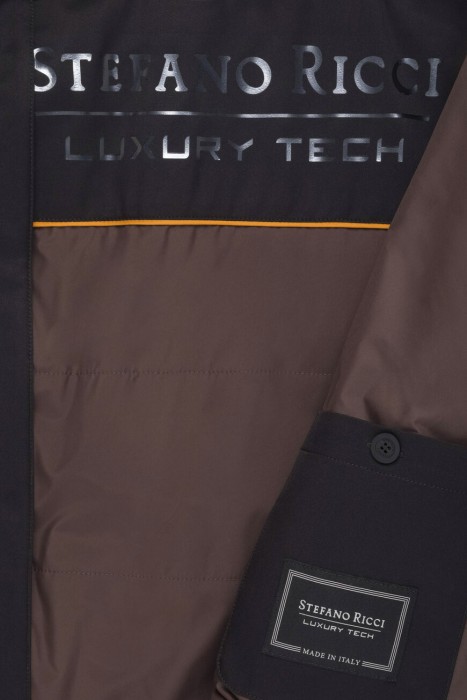 куртка  модель из коллекции sr luxury tech классического стиля с лицевой стороны