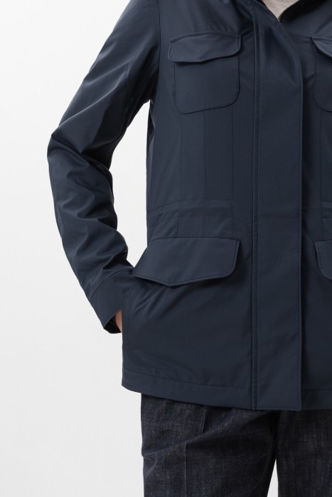 Товар синего цвета с внутренней стороны