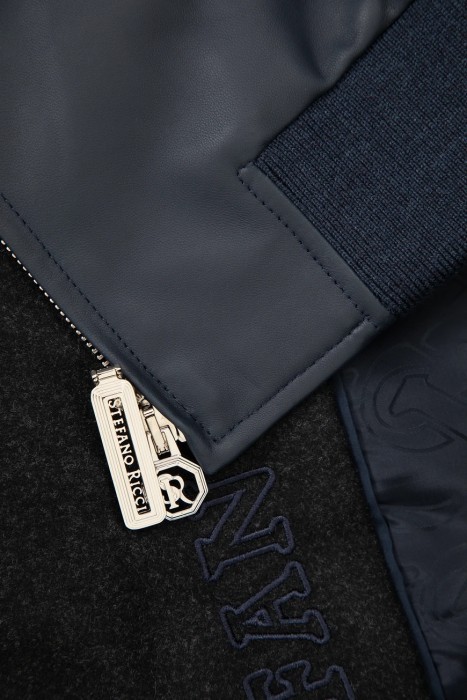 куртка  для взрослого возраста с изнаночной стороны