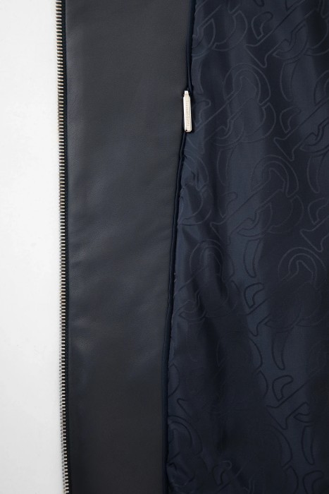 куртка  на сезон этого года фотография