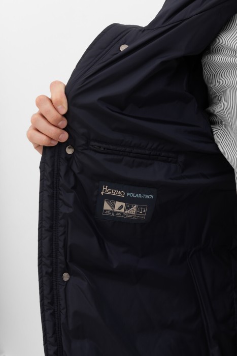 Товар синего цвета с внутренней стороны