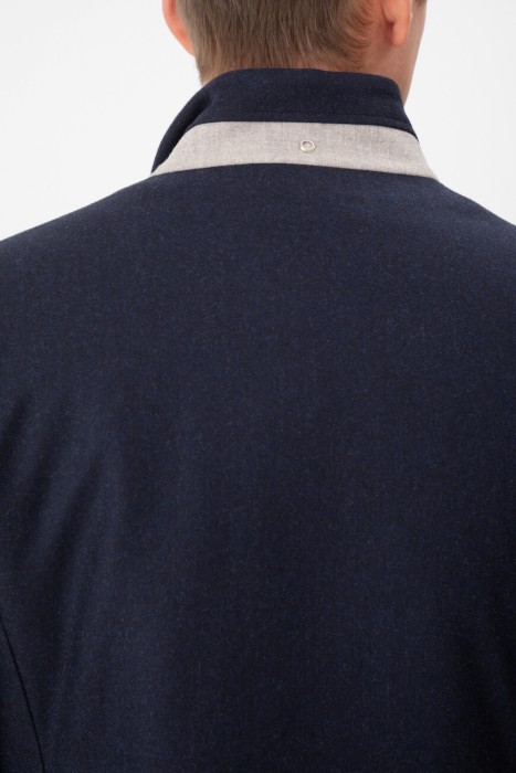 куртка  из шерсти спереди