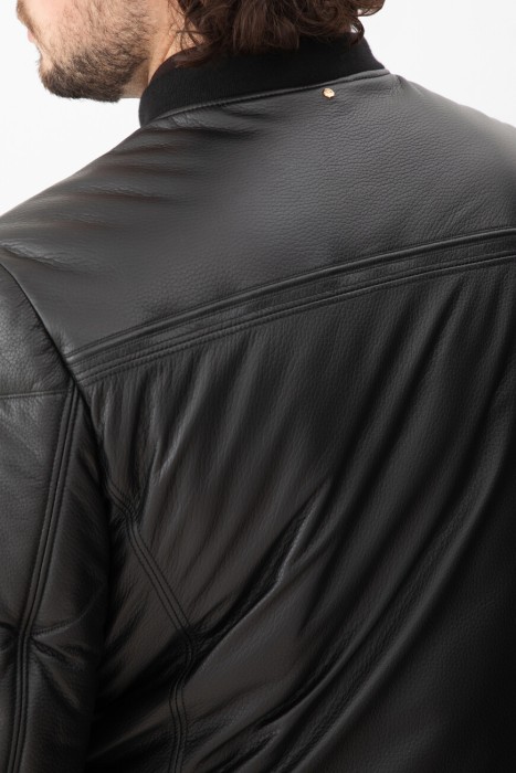 куртка  из кожи спереди