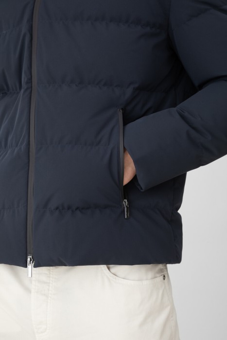 Товар синего цвета с внутренней стороны