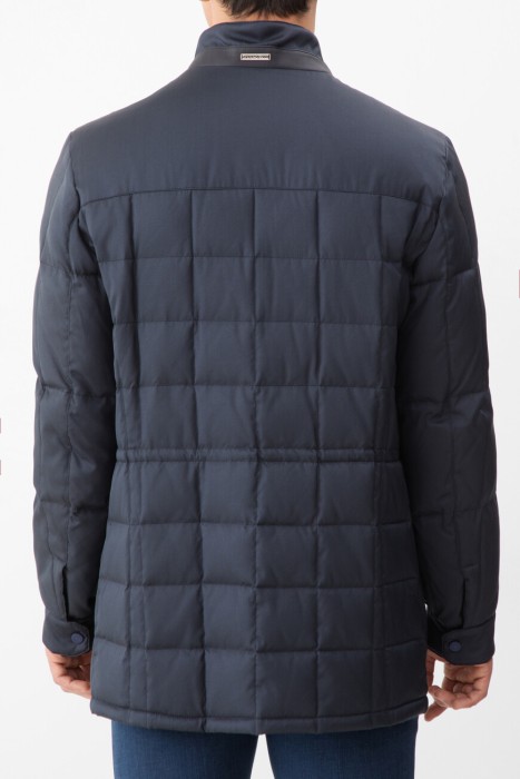 куртка  по цене 523600 руб вид справа