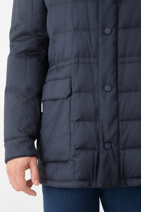 Товар синего цвета с внутренней стороны