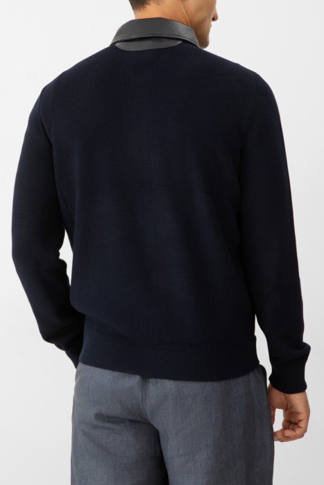 куртка  по цене 316400 руб вид справа