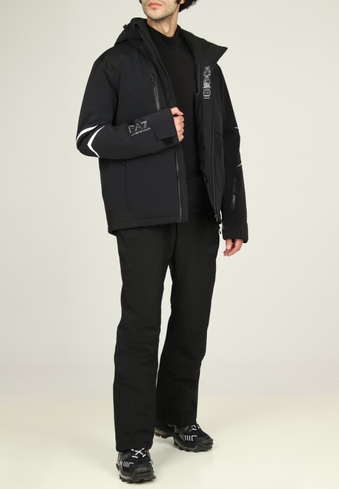 куртка  от бренда ea7 вид слева