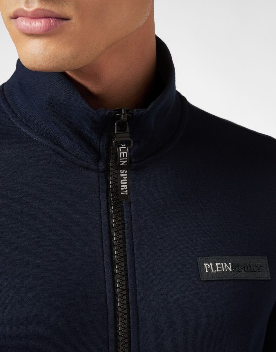 куртка  из проверенных материалов спереди