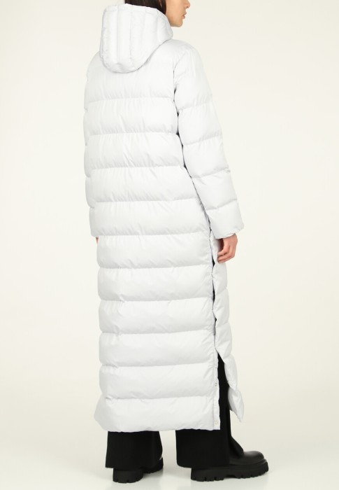 Товар белого цвета с внутренней стороны