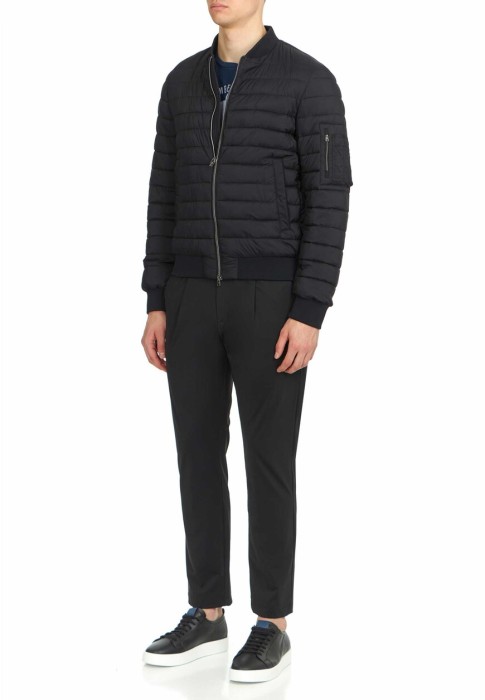 куртка  по цене 63630 руб вид справа