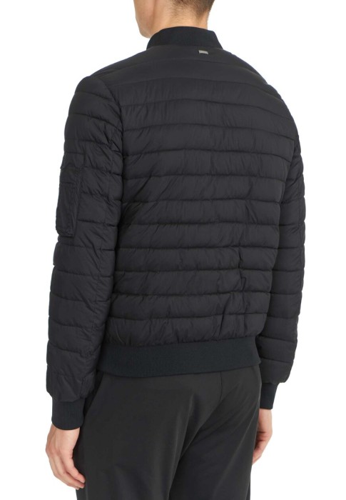 Товар черного цвета с внутренней стороны