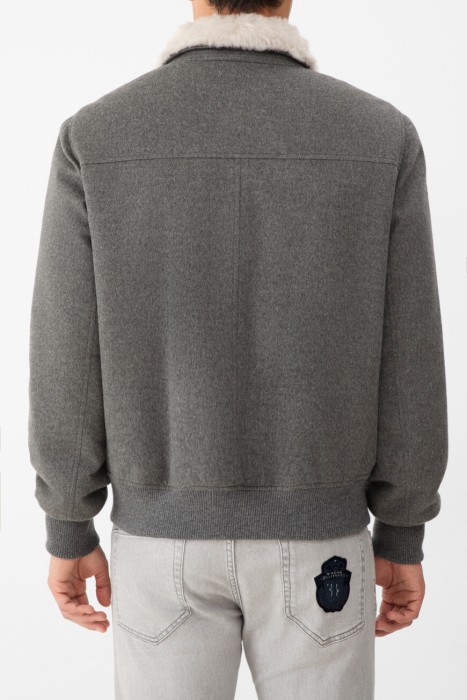 куртка   от бренда brunello cucinelli вид слева