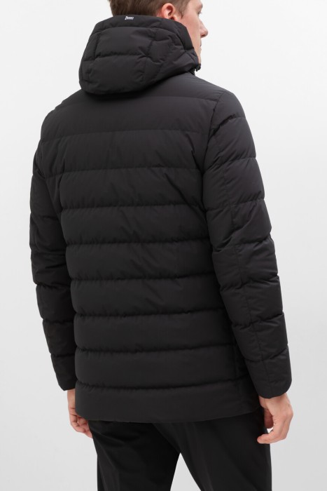 куртка  по цене 81900 руб вид справа