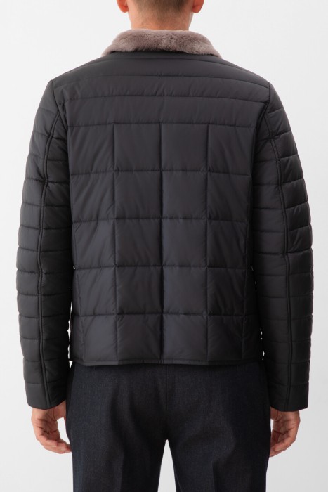 куртка  по цене 146500 руб вид справа