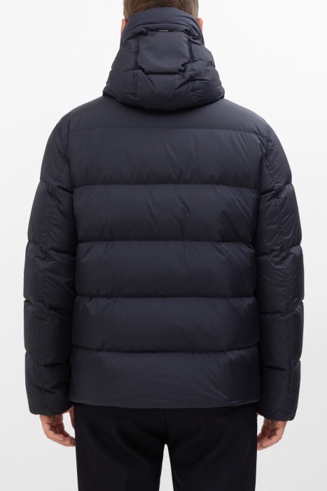 куртка  от бренда herno вид слева