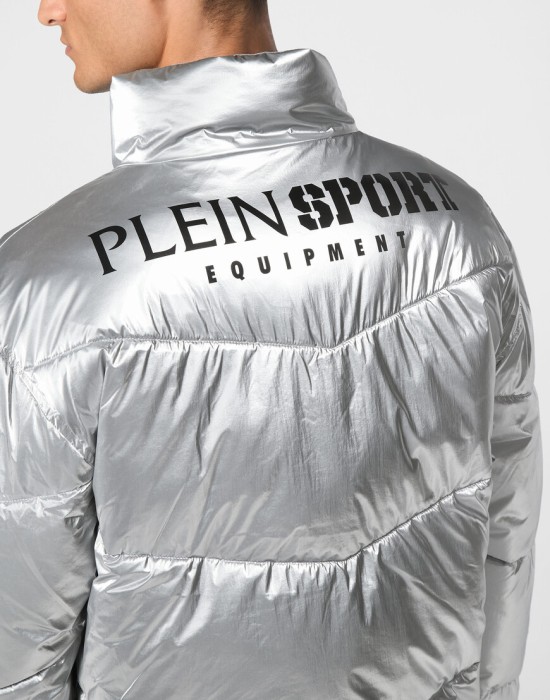 Товар серебряного цвета с внутренней стороны