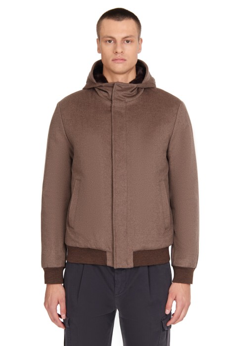 куртка  по цене 172740 руб вид справа