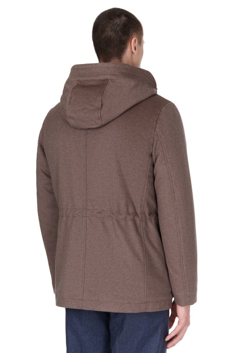 Товар бежевого цвета с внутренней стороны