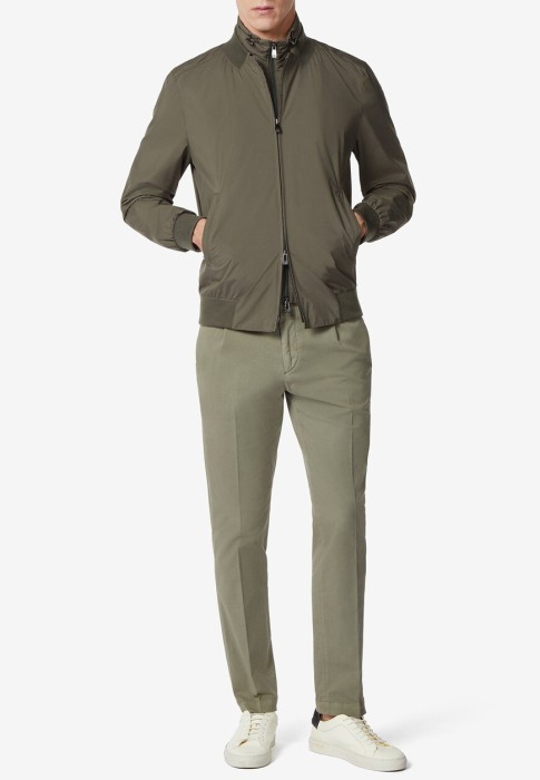 куртка  по цене 59340 руб вид справа