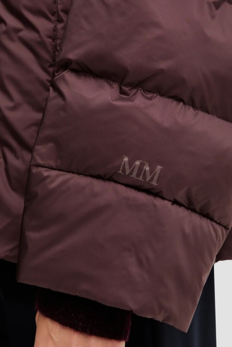 Товар бордового цвета с внутренней стороны