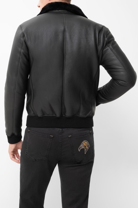 куртка  по цене 273200 руб вид справа