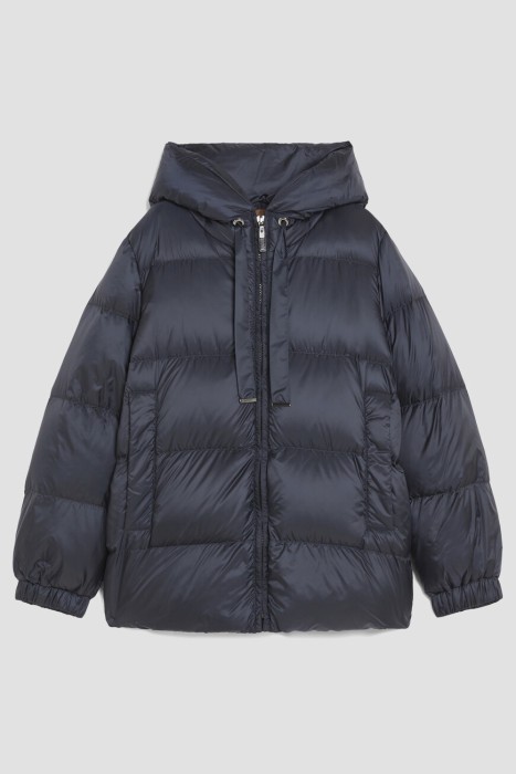 Товар синего цвета с внутренней стороны