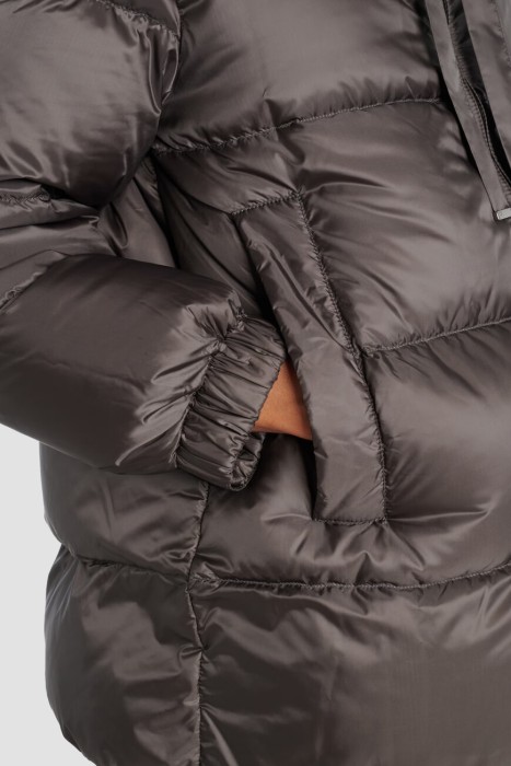 Товар серого цвета с внутренней стороны