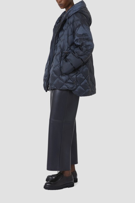 Товар синего цвета с внутренней стороны