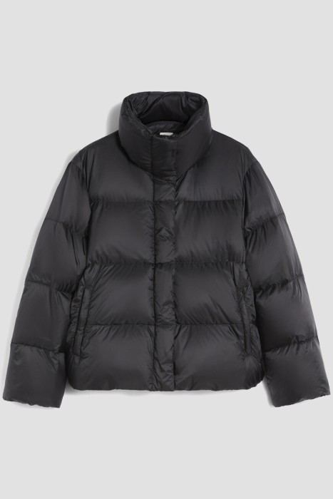 Товар черного цвета с внутренней стороны