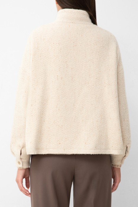 куртка  по цене 167000 руб вид справа