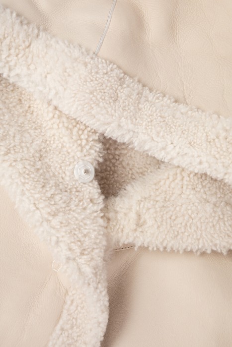 куртка  для взрослого возраста с изнаночной стороны