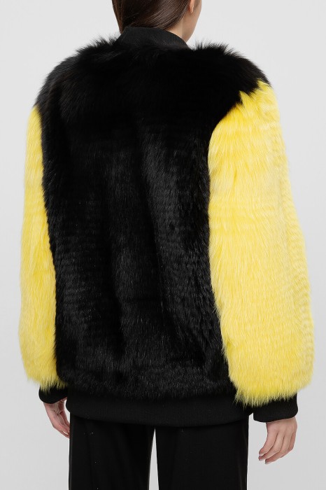 куртка  от бренда fendi вид слева