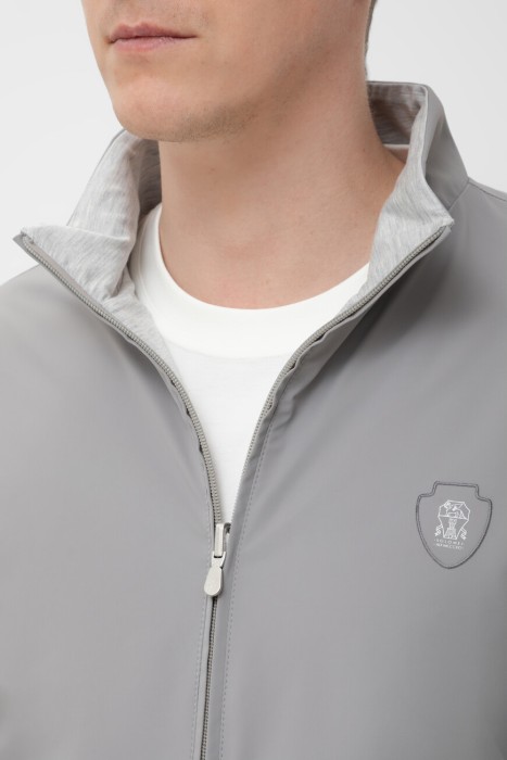 куртка  спортивного стиля с лицевой стороны