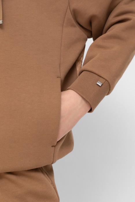 Товар бежевого цвета с внутренней стороны