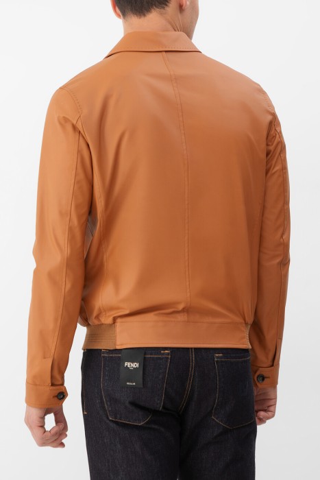 куртка  по цене 748275 руб вид справа