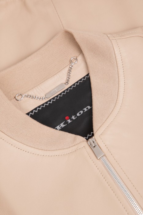 куртка  повседневного стиля с лицевой стороны