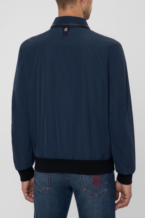 куртка  из италии вид сбоку