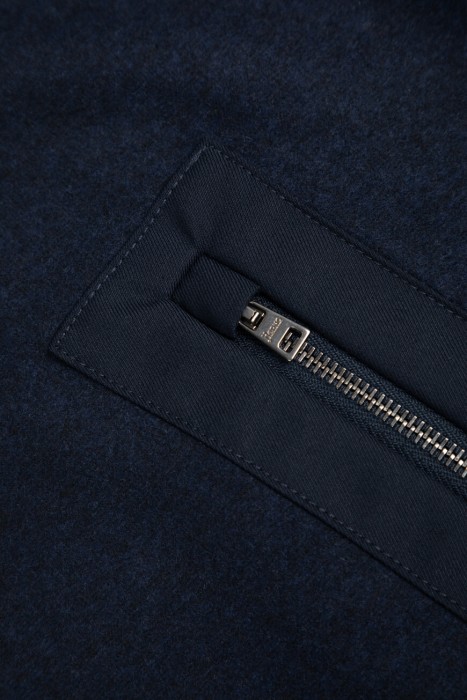 куртка  для взрослого возраста с изнаночной стороны