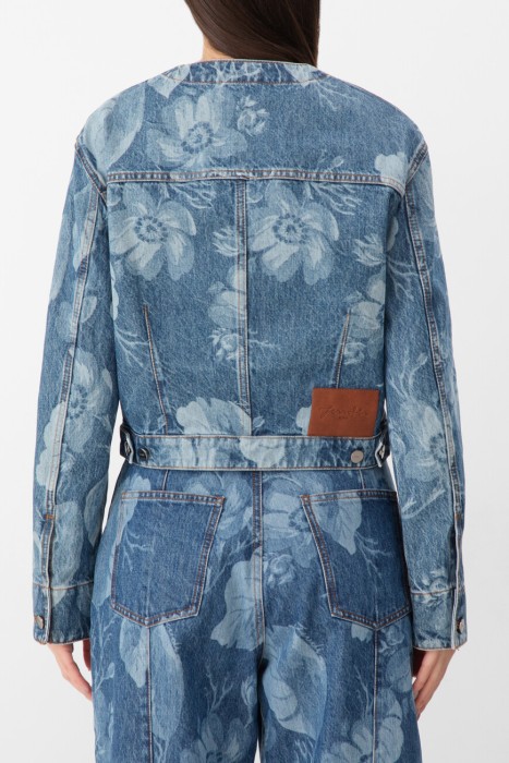 куртка  по цене 104100 руб вид справа