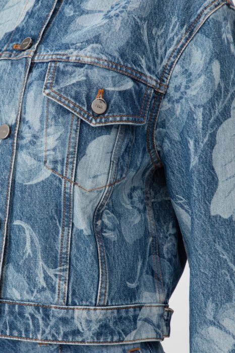 Товар синего цвета с внутренней стороны