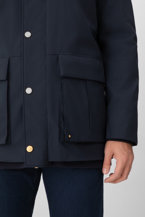 Товар синего цвета с внутренней стороны