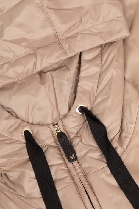 куртка  повседневного стиля с лицевой стороны