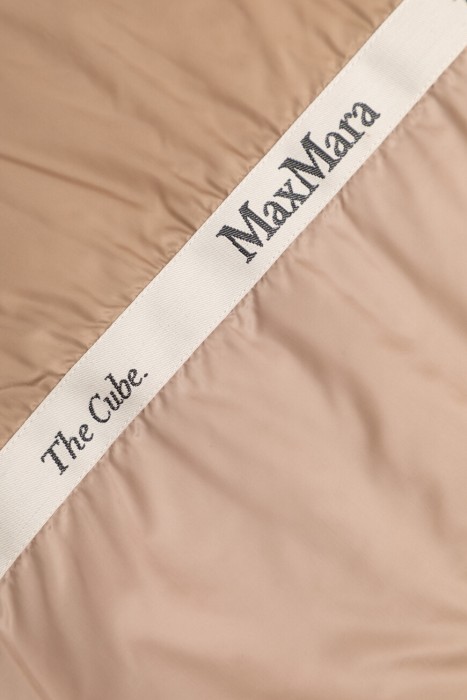 куртка  вид сзади