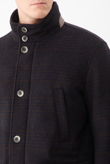 куртка  из франции вид сбоку