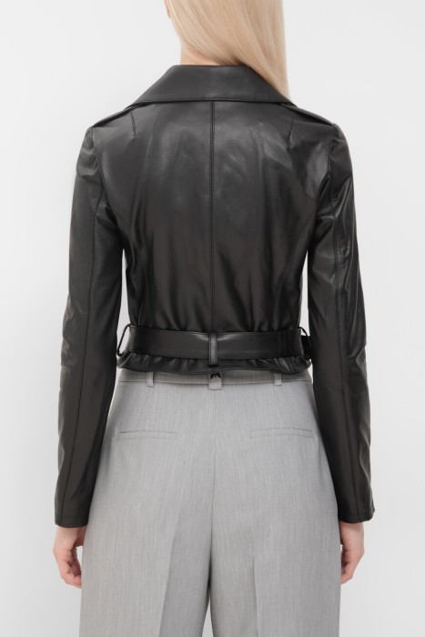 куртка  по цене 55750 руб вид справа